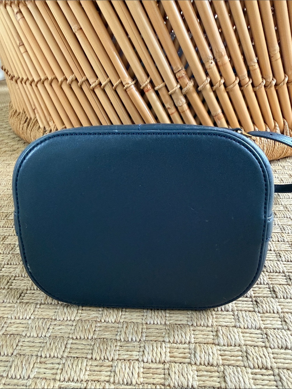 Veronica Beard Small Crest Bucket Crossbody Bag Navy Leather - Picture 6 of 8